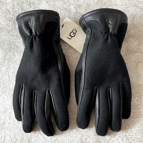 Brand New UGG Mens Wool & Genuine Leather Touchscreen Tech Gloves Faux Fur Lined - Picture 13 of 13